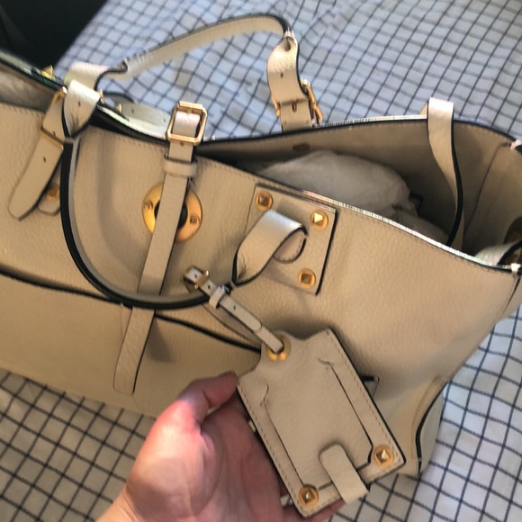 Valentino Garavani Eye on You Vitello leather bag - Picture 4 of 15